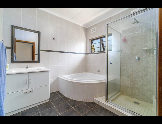 3 BEDROOM HOUSE FOR SALE IN BLUFF